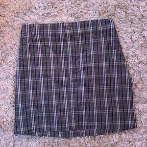 Hollister Black and White Plaid Skirt